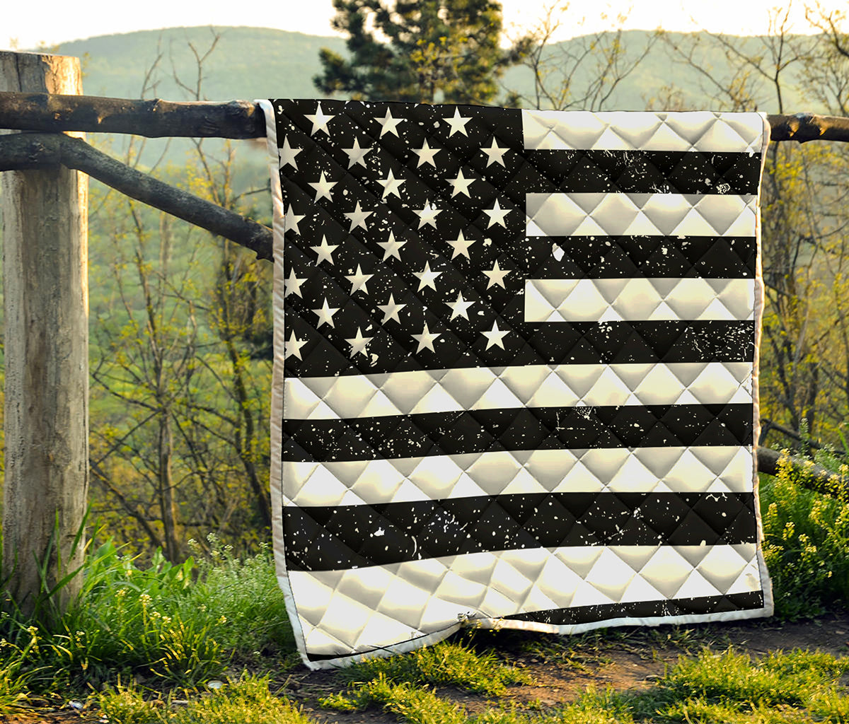 Monochrome Grunge American Flag Print Quilt