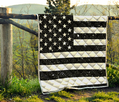 Monochrome Grunge American Flag Print Quilt