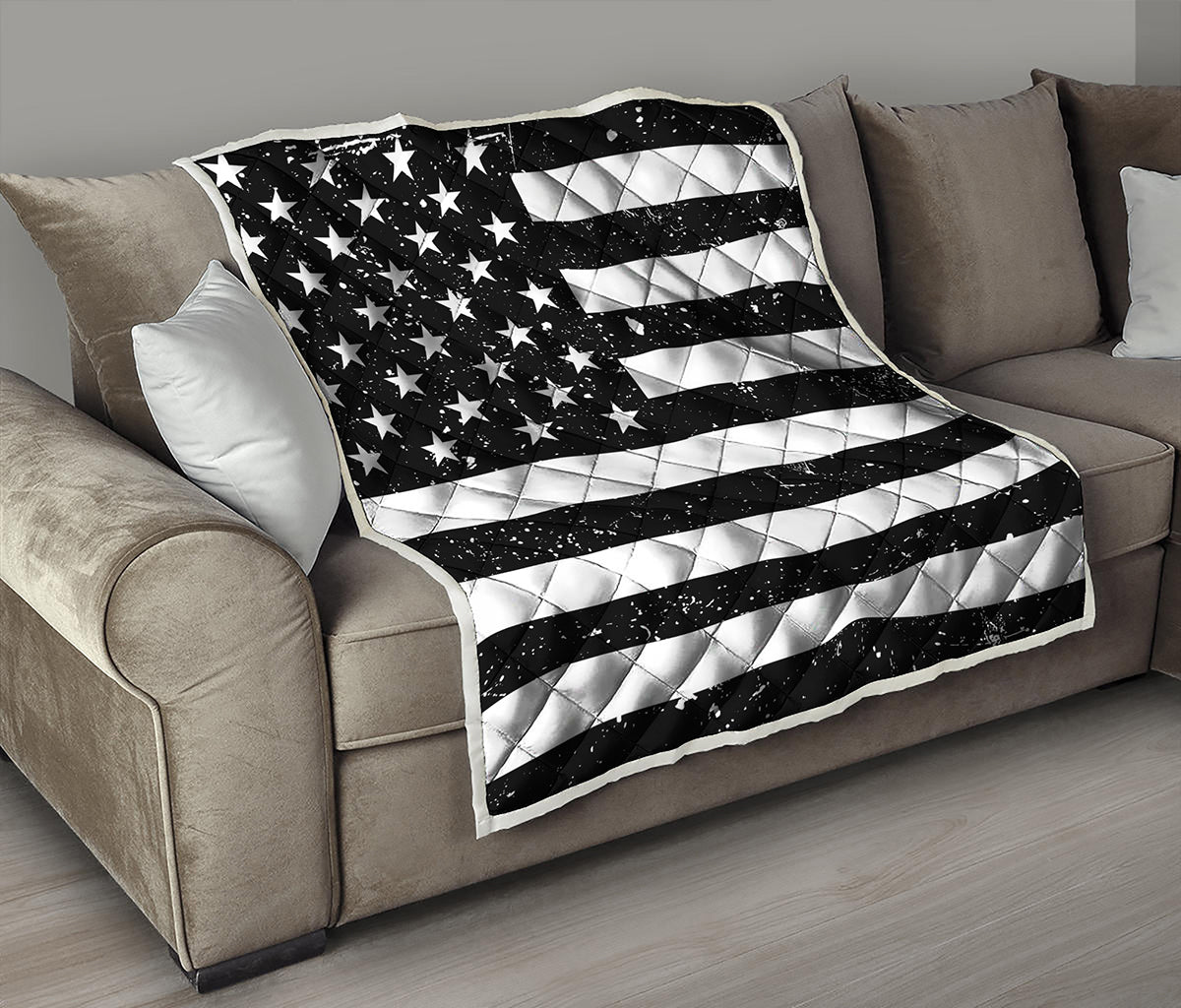 Monochrome Grunge American Flag Print Quilt
