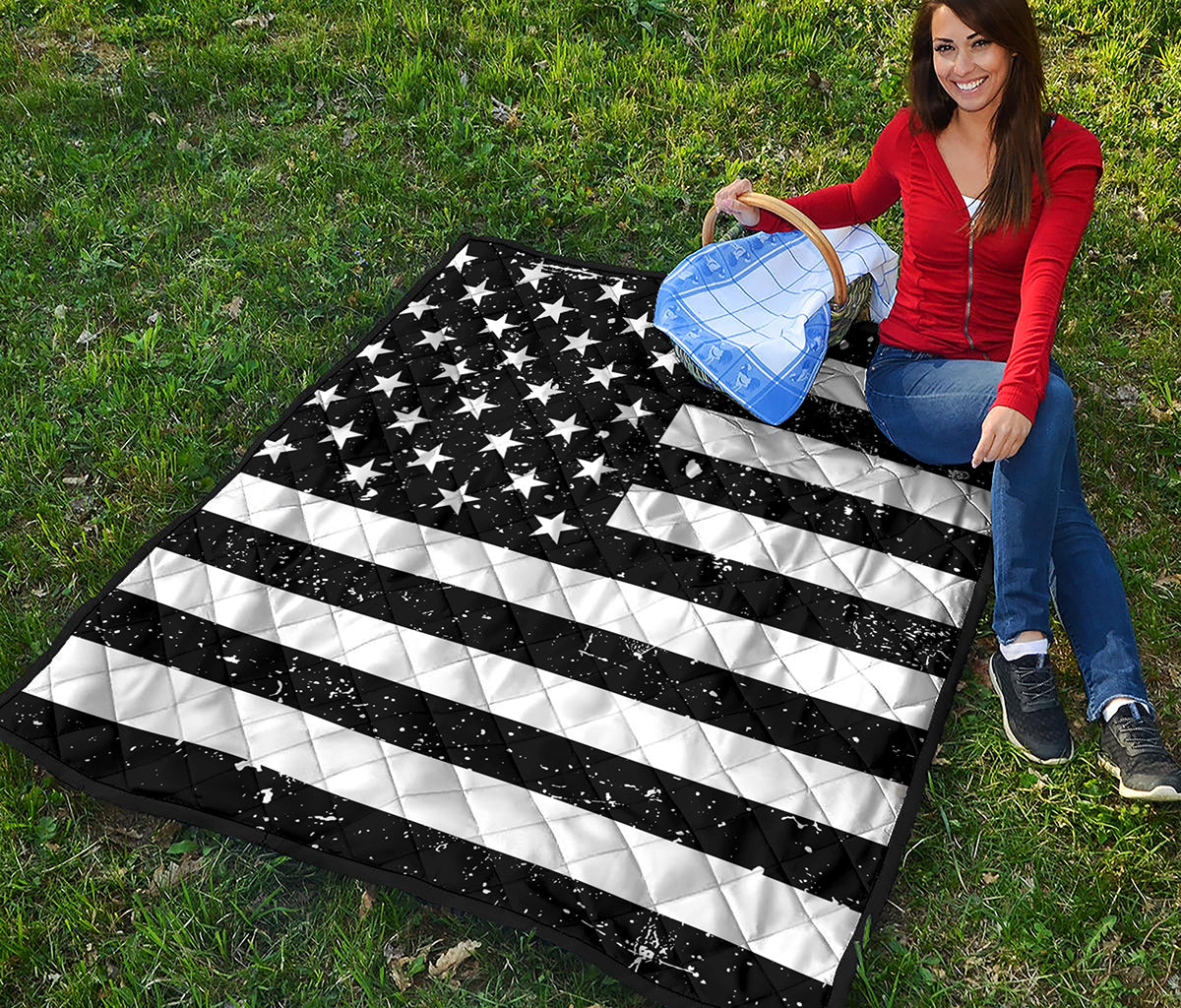 Monochrome Grunge American Flag Print Quilt