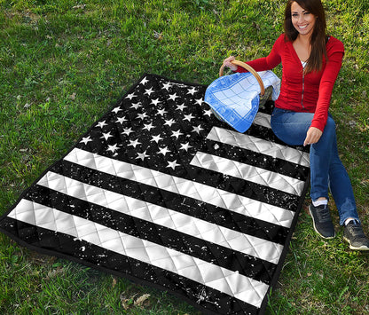 Monochrome Grunge American Flag Print Quilt