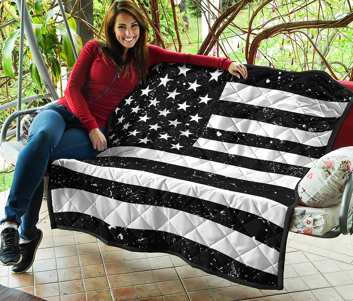 Monochrome Grunge American Flag Print Quilt