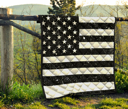 Monochrome Grunge American Flag Print Quilt