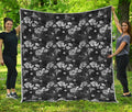 Monochrome Hawaiian Floral Print Quilt