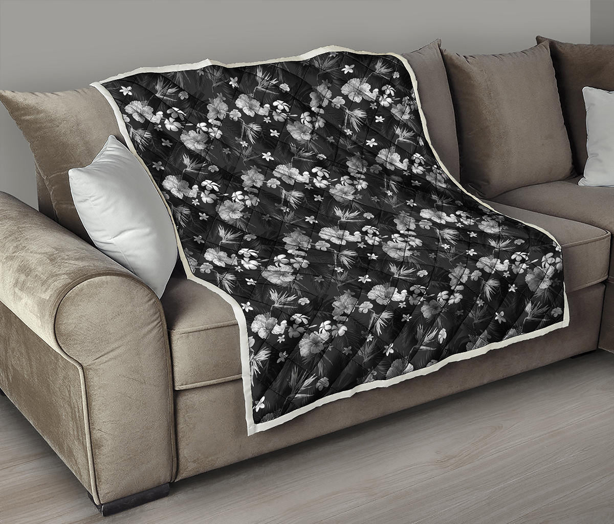 Monochrome Hawaiian Floral Print Quilt