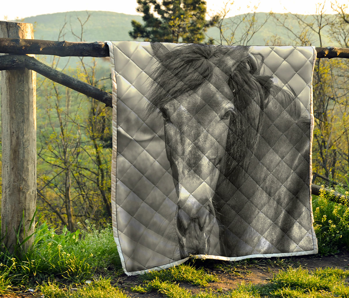 Monochrome Horse Print Quilt