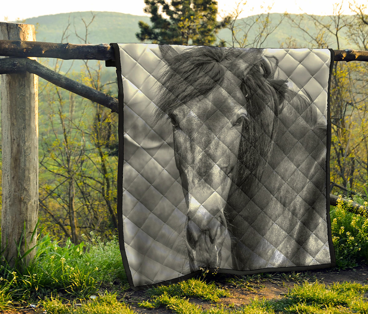 Monochrome Horse Print Quilt