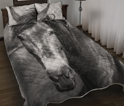 Monochrome Horse Print Quilt Bed Set