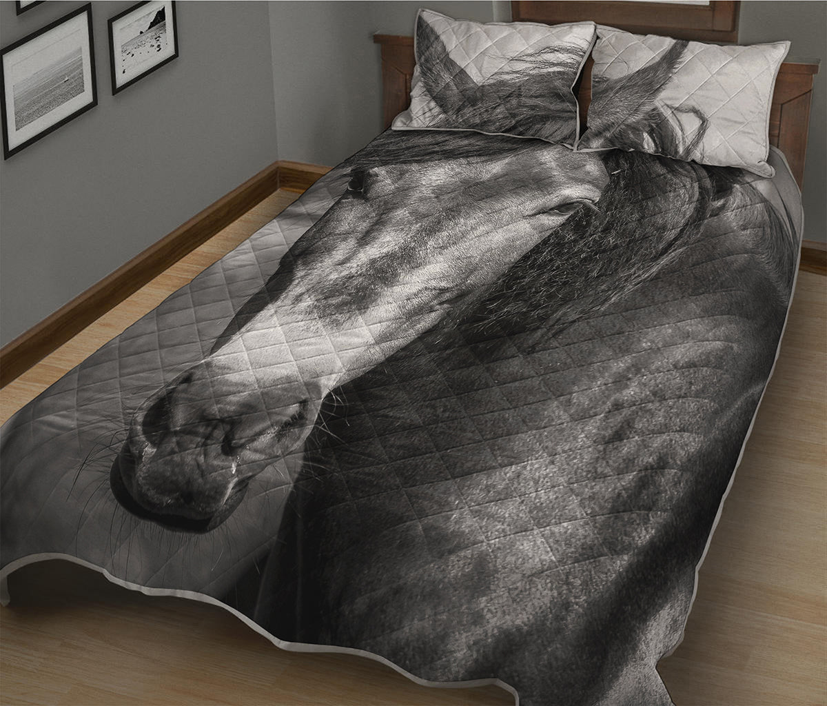 Monochrome Horse Print Quilt Bed Set