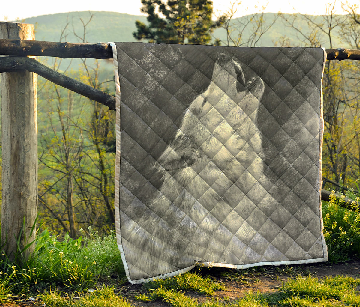 Monochrome Howling Wolf Print Quilt