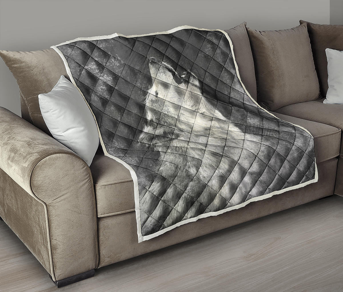 Monochrome Howling Wolf Print Quilt