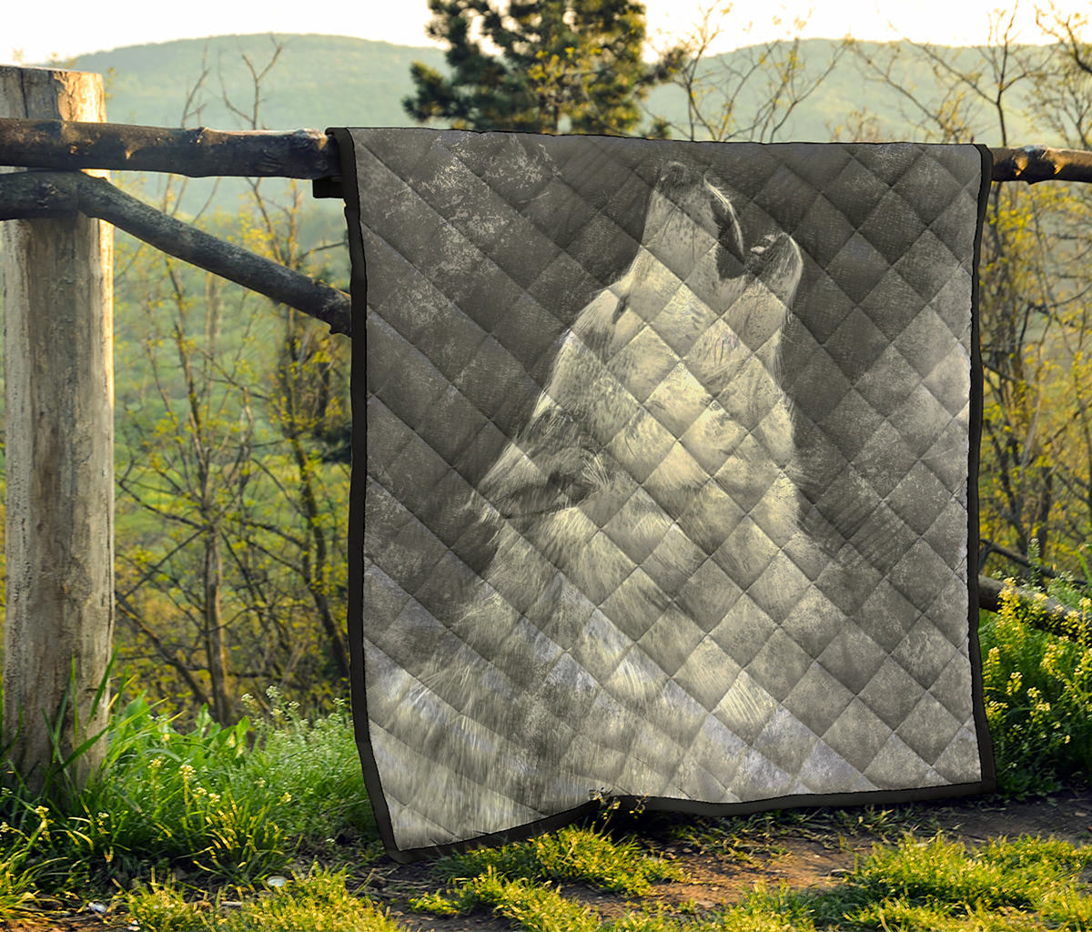 Monochrome Howling Wolf Print Quilt