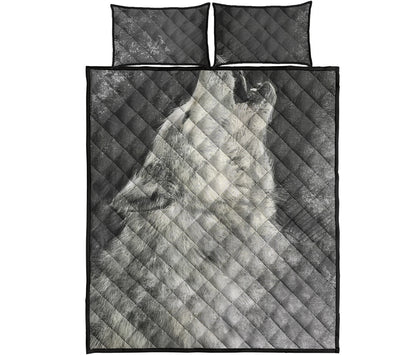 Monochrome Howling Wolf Print Quilt Bed Set