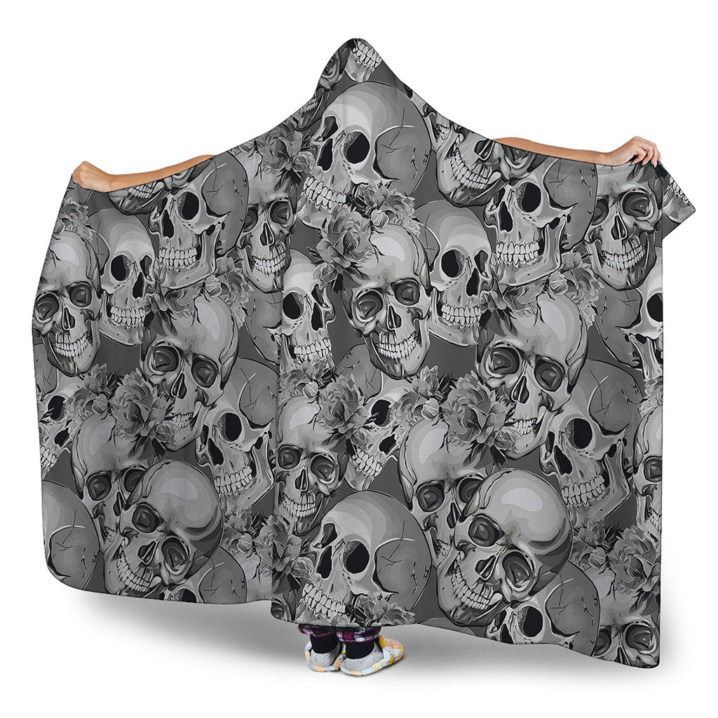 Monochrome Skull Flowers Pattern Print Hooded Blanket