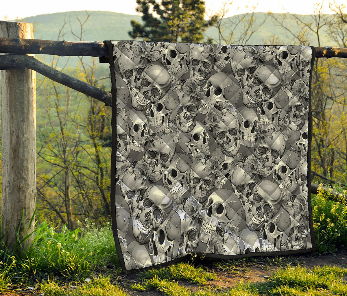 Monochrome Skull Flowers Pattern Print Quilt