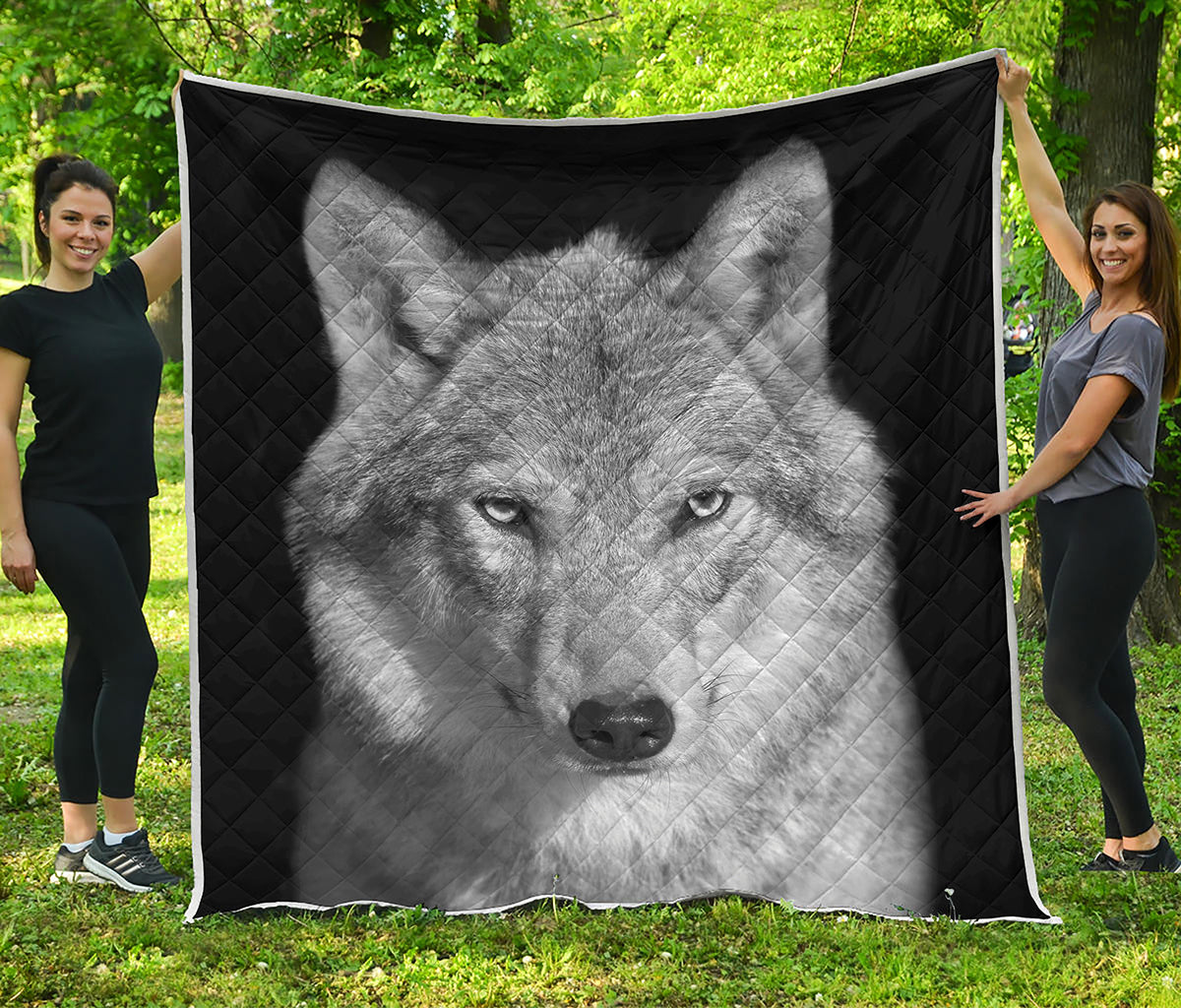 Monochrome Wolf Print Quilt