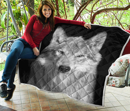 Monochrome Wolf Print Quilt