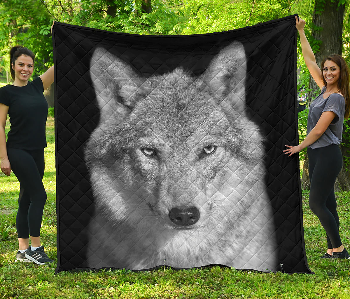 Monochrome Wolf Print Quilt
