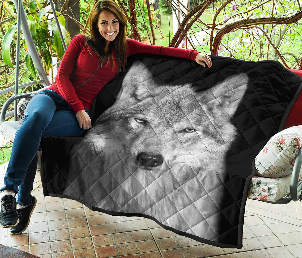 Monochrome Wolf Print Quilt