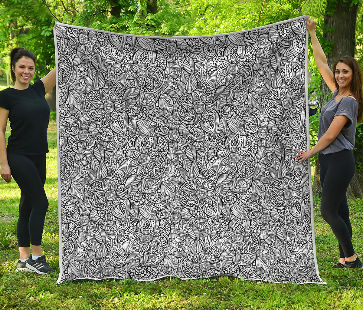 Monochrome Zentangle Pattern Print Quilt