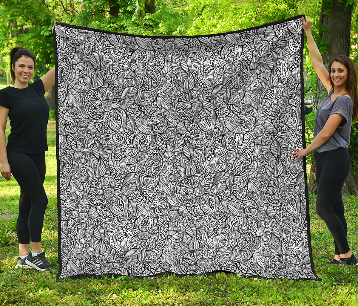 Monochrome Zentangle Pattern Print Quilt