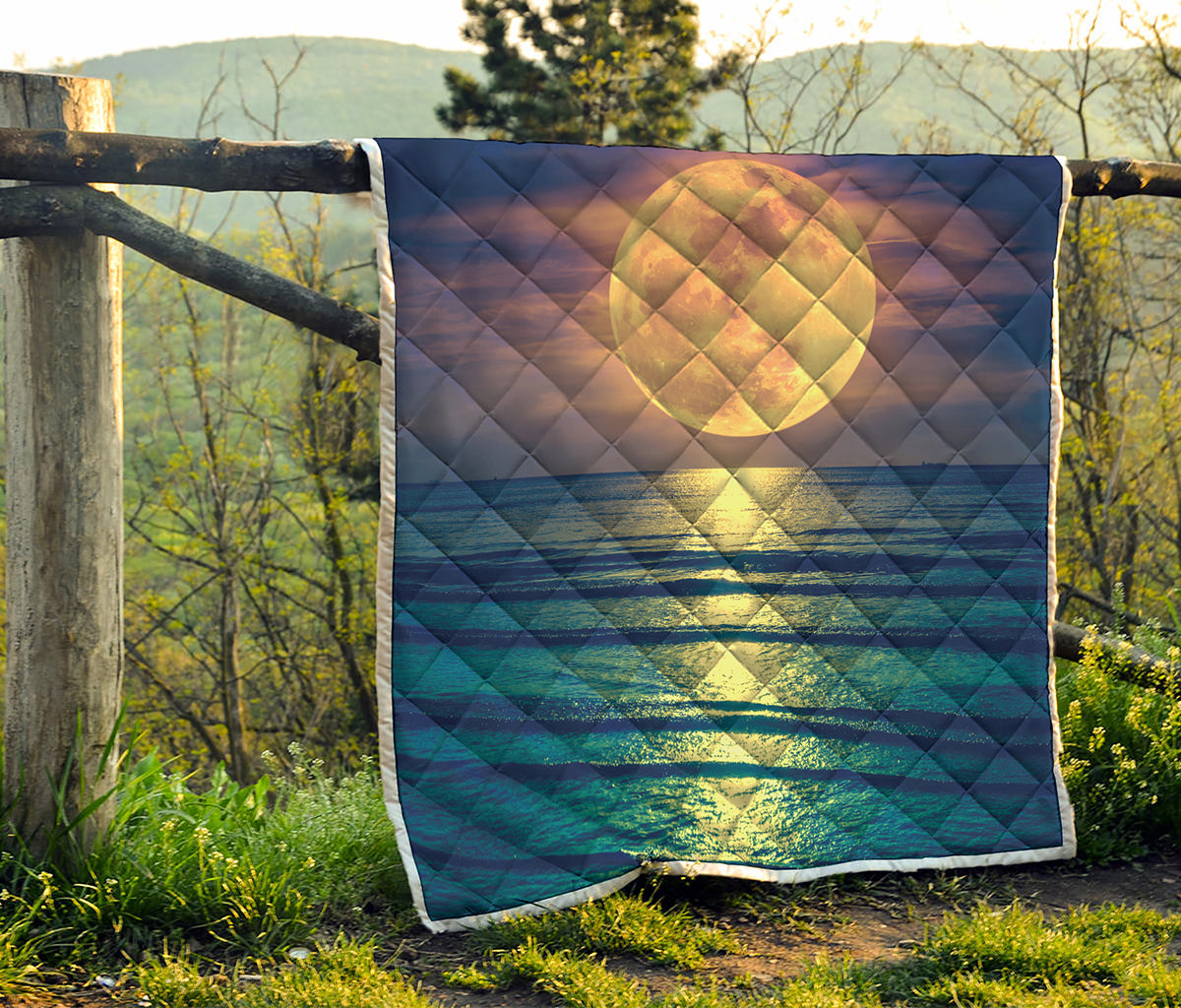 Moon Beach Print Quilt