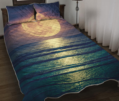 Moon Beach Print Quilt Bed Set