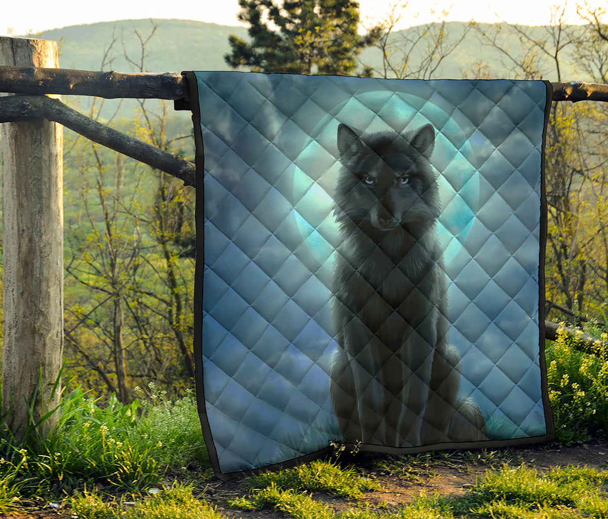 Moonlight Wolf Print Quilt