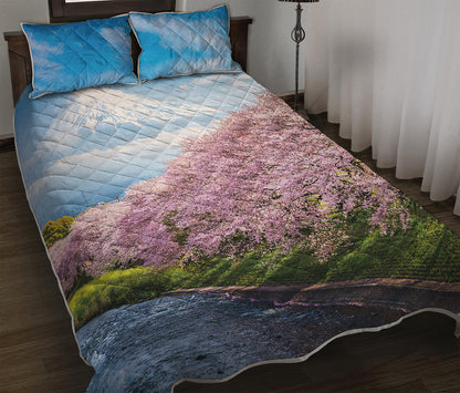 Mount Fuji And Cherry Blossom Print Quilt Bed Set