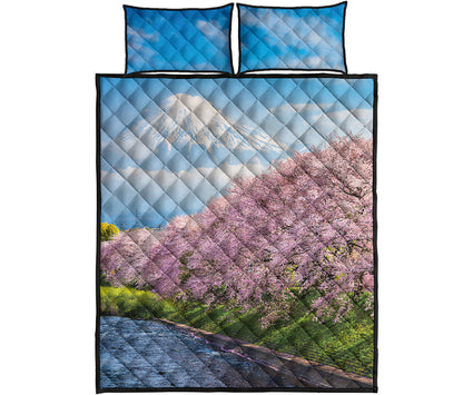 Mount Fuji And Cherry Blossom Print Quilt Bed Set