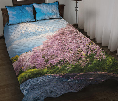 Mount Fuji And Cherry Blossom Print Quilt Bed Set