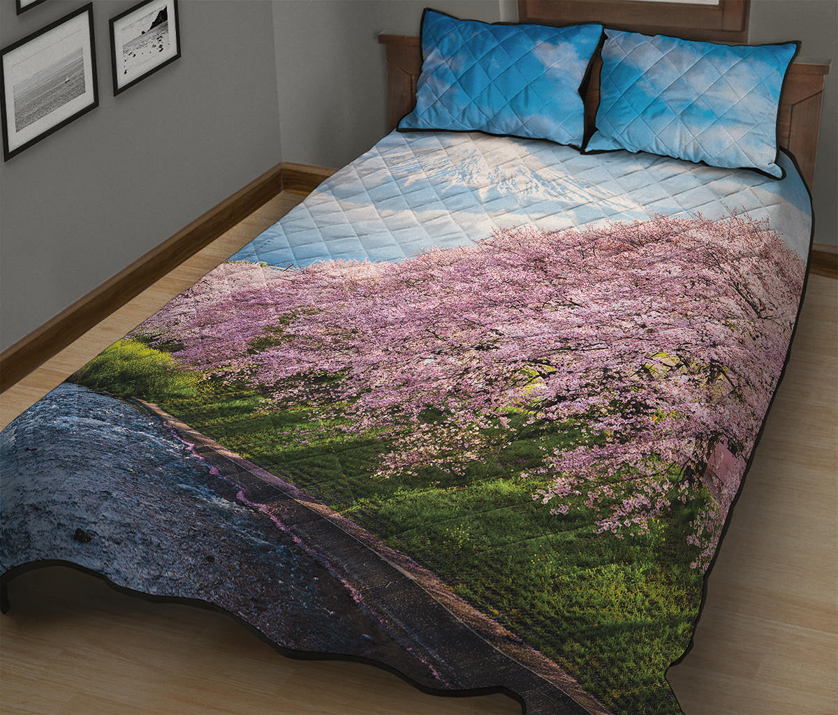 Mount Fuji And Cherry Blossom Print Quilt Bed Set
