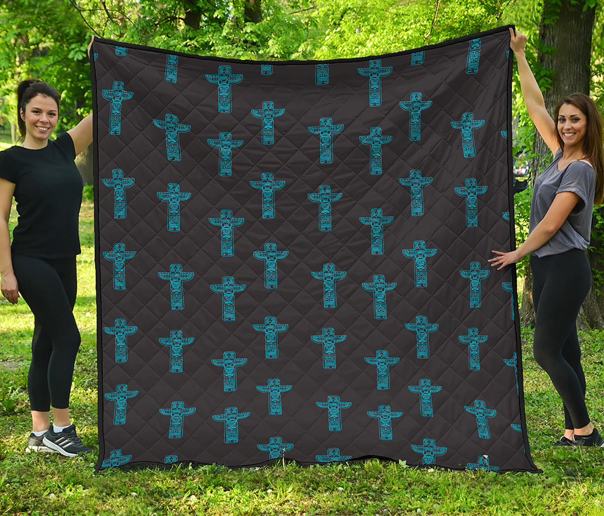 Native Totem Pattern Print Quilt