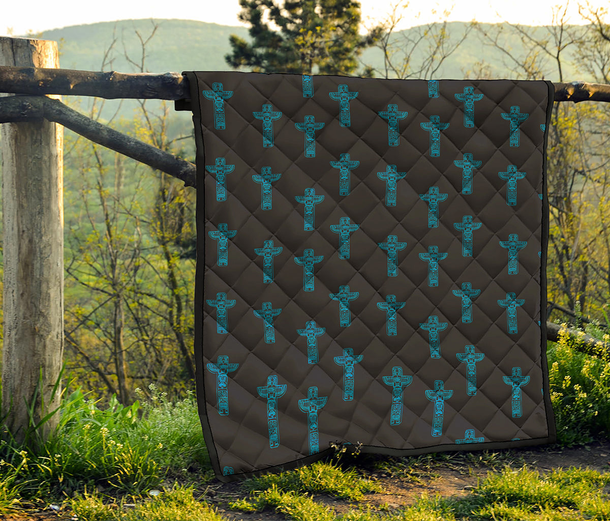 Native Totem Pattern Print Quilt