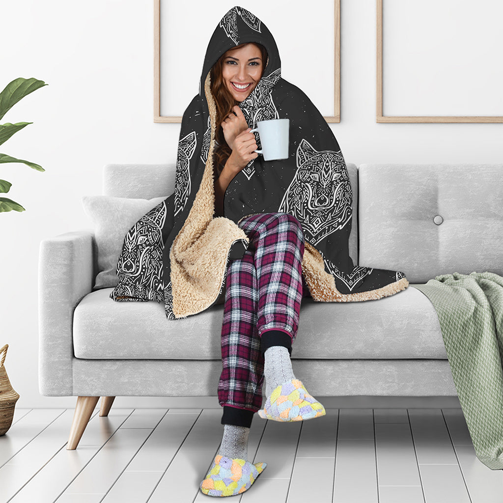 Native Tribal Wolf Pattern Print Hooded Blanket