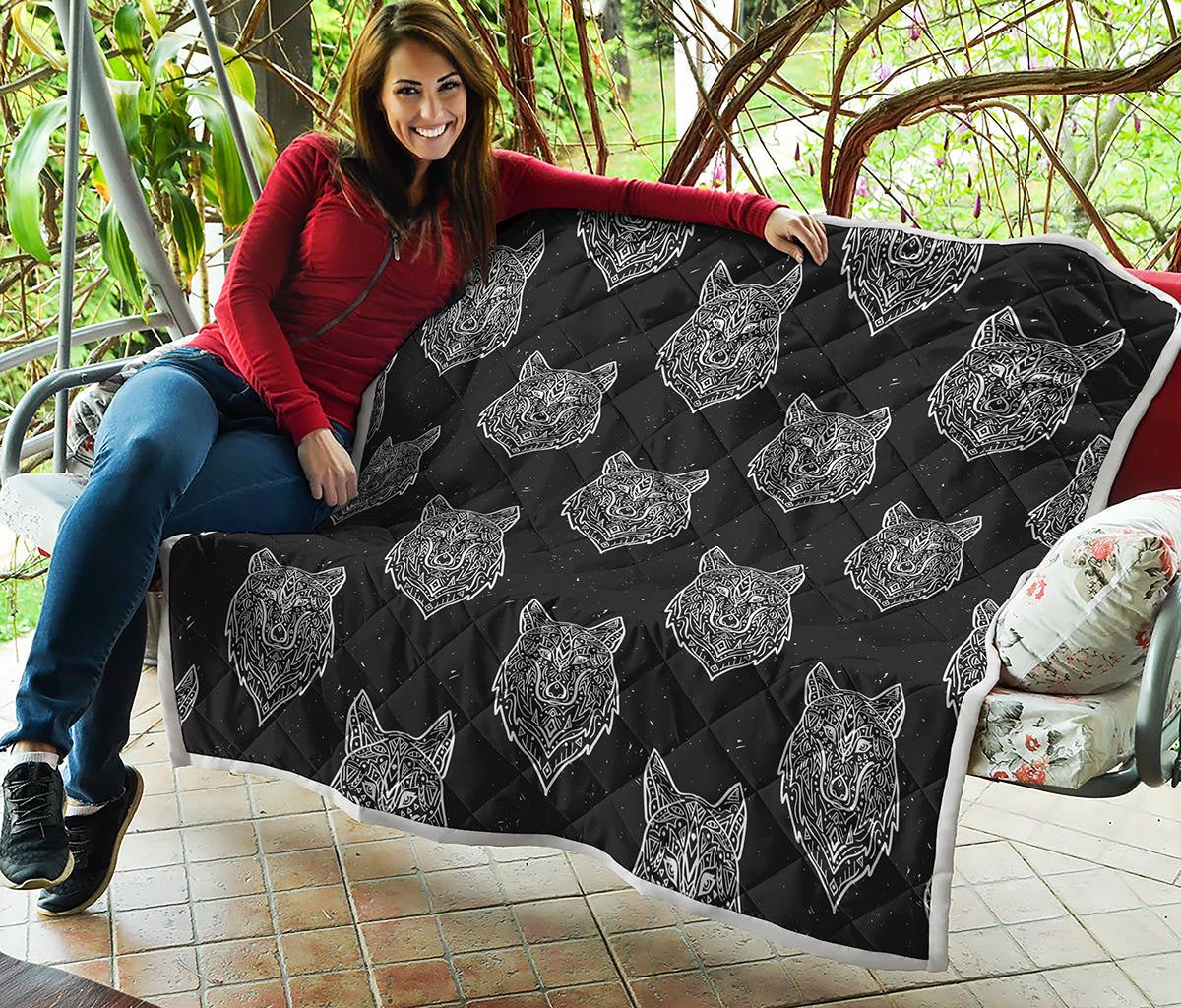 Native Tribal Wolf Pattern Print Quilt