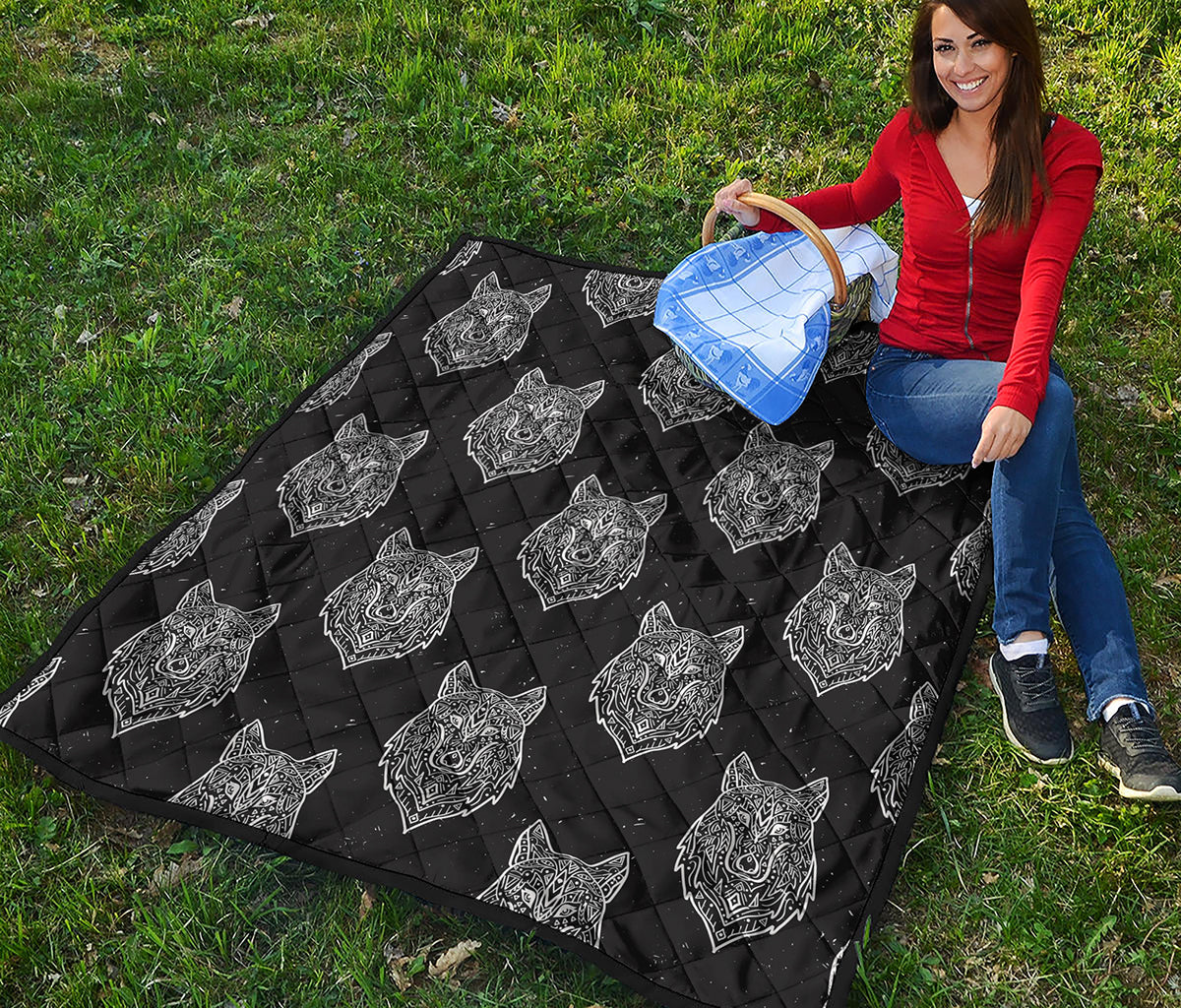 Native Tribal Wolf Pattern Print Quilt