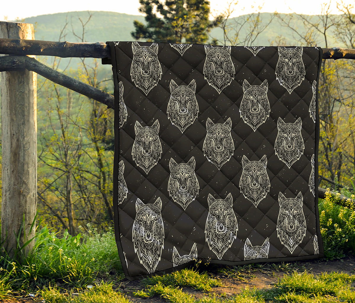 Native Tribal Wolf Pattern Print Quilt