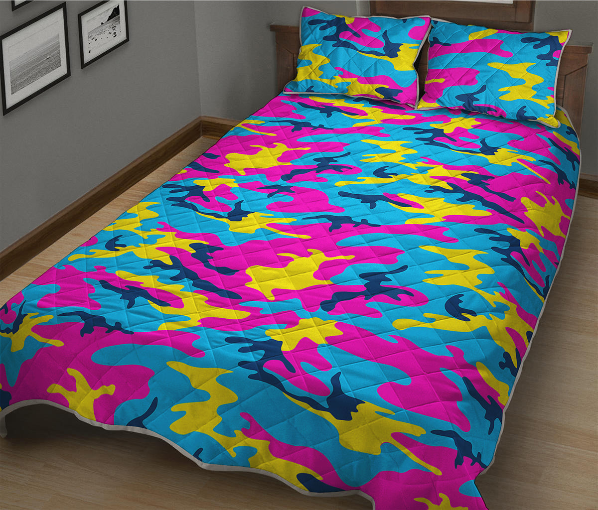 Neon Camouflage Print Quilt Bed Set