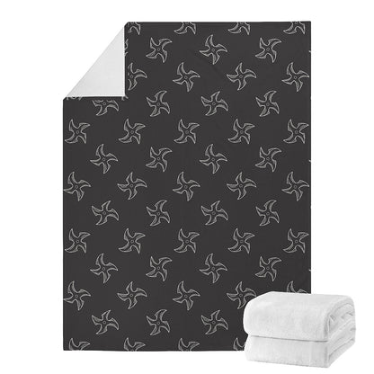 Ninja Shuriken Pattern Print Blanket