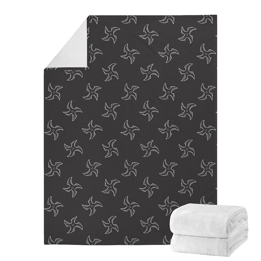 Ninja Shuriken Pattern Print Blanket