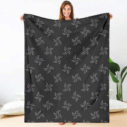 Ninja Shuriken Pattern Print Blanket