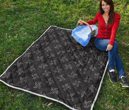Ninja Shuriken Pattern Print Quilt