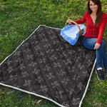 Ninja Shuriken Pattern Print Quilt