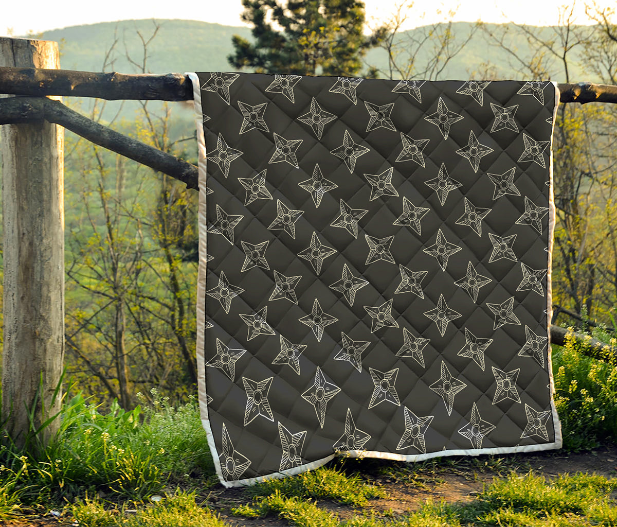 Ninja Weapon Pattern Print Quilt
