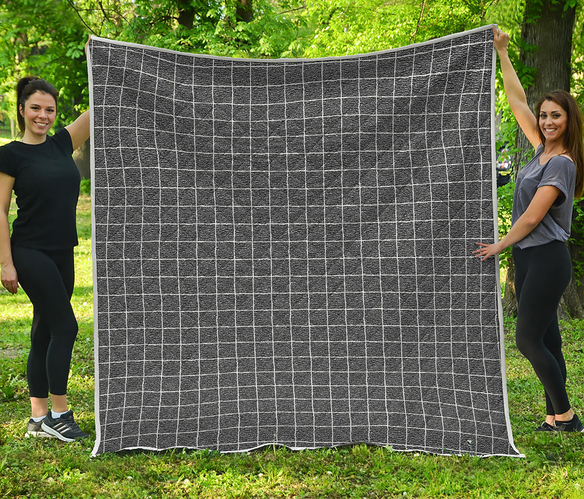 Noisy Windowpane Pattern Print Quilt