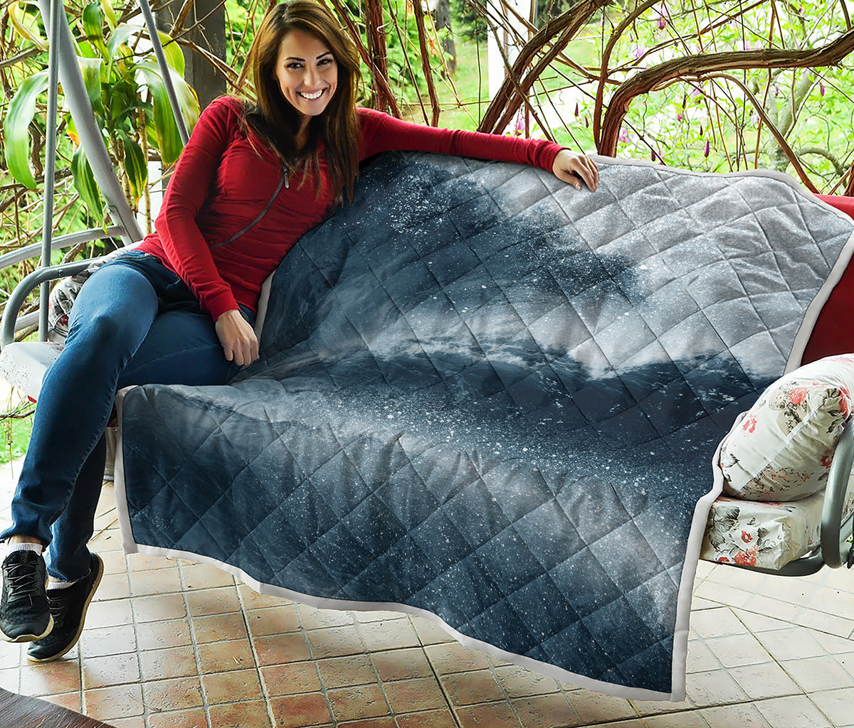 Ocean Wave Print Quilt