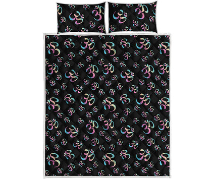 Om Sign Pattern Print Quilt Bed Set