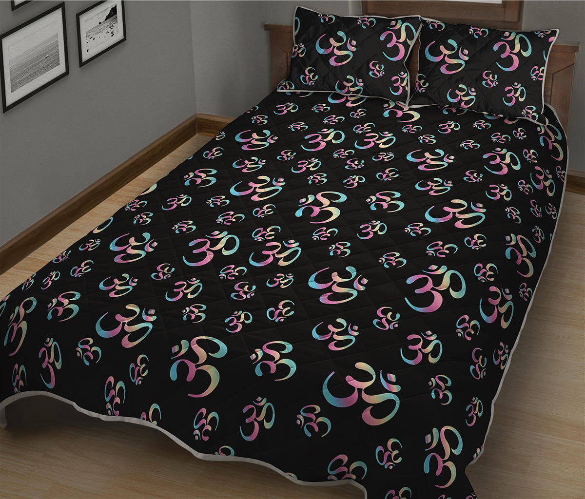 Om Sign Pattern Print Quilt Bed Set