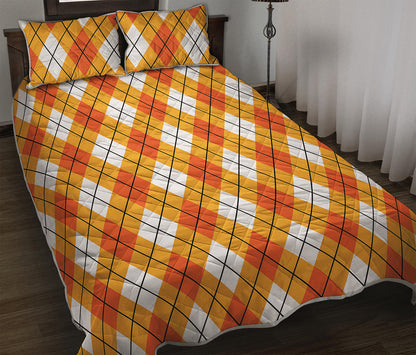 Orange And White Argyle Pattern Print Quilt Bed Set